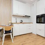 Apartamento Forum Wola Jana Kazimierza By Renters Varsóvia