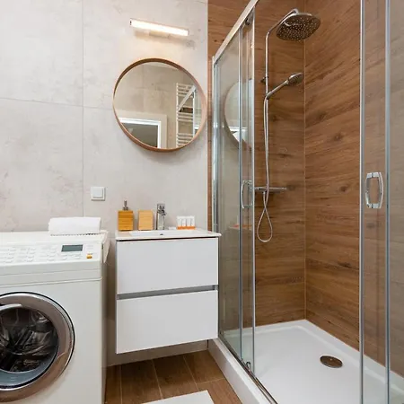 Forum Wola Jana Kazimierza By Renters Apartment *